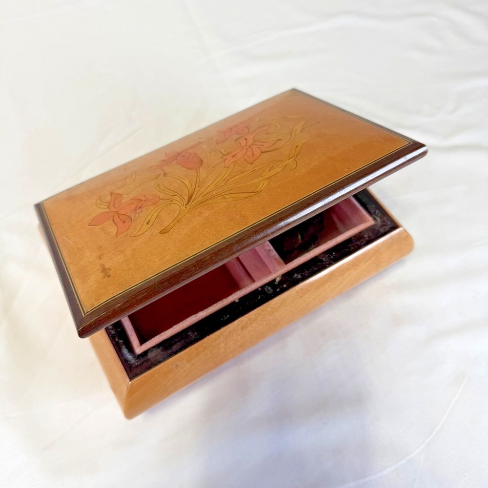 Vintage Reuge Swiss Music Box Floral Wood Plays "Amazing Grace" Works 8X5